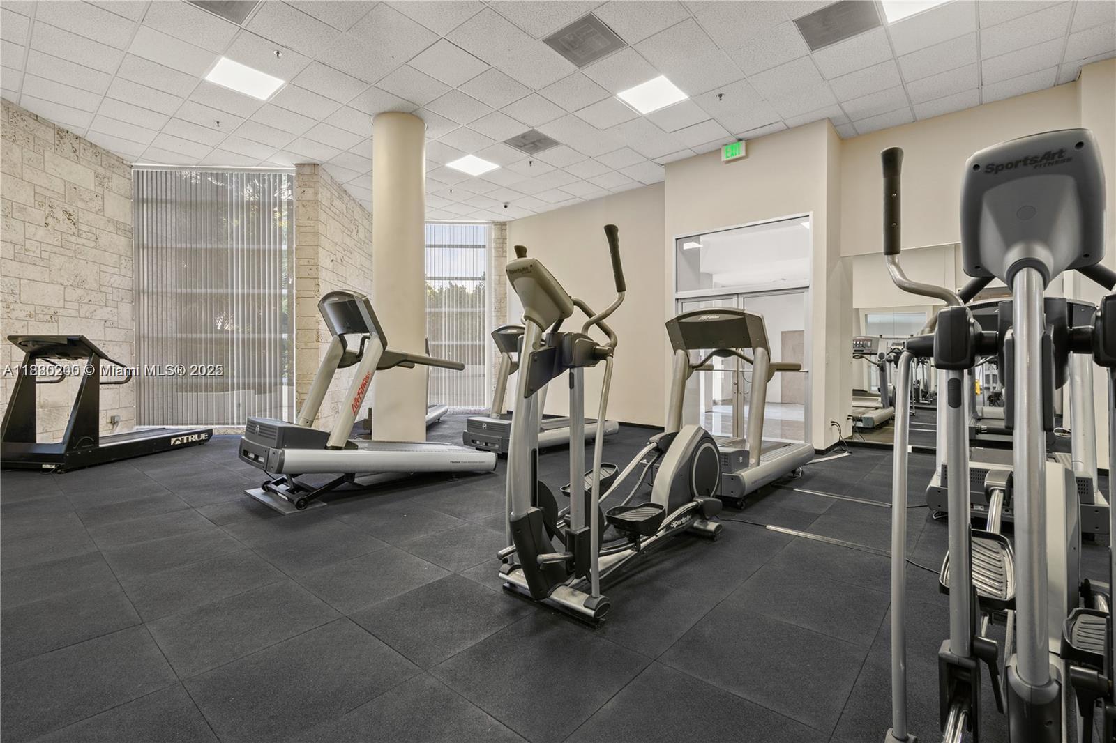 5151 Collins Ave #923, Miami Beach FL 33140