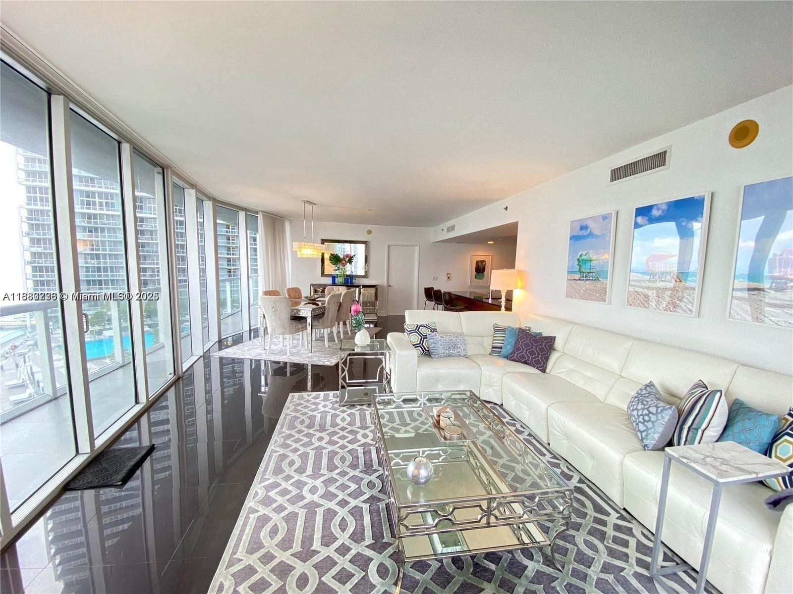 465 Brickell Ave #1801, Miami FL 33131