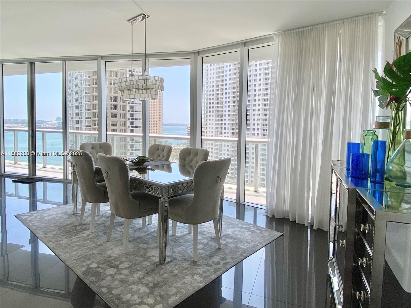 465 Brickell Ave #1801, Miami FL 33131