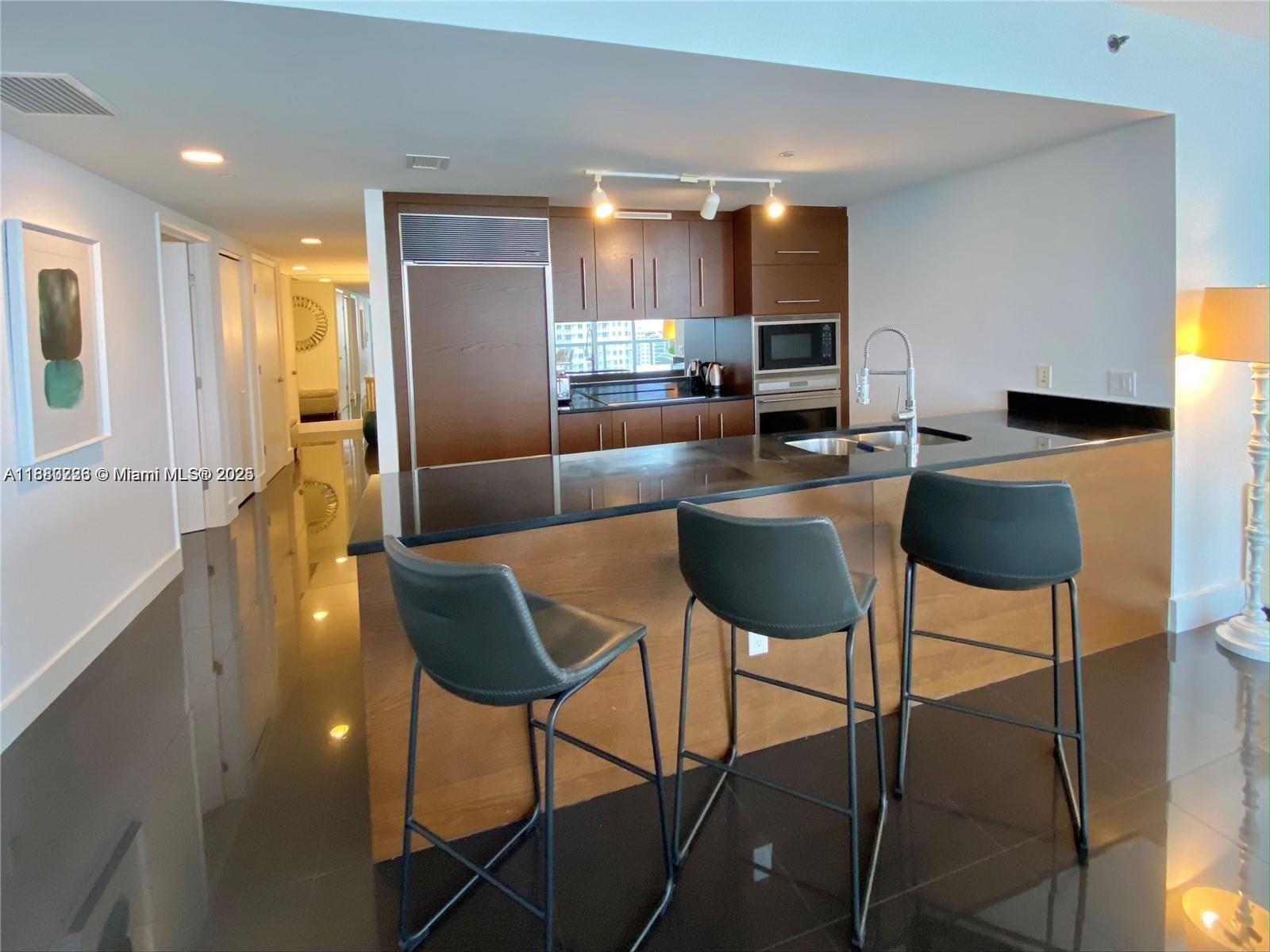 465 Brickell Ave #1801, Miami FL 33131