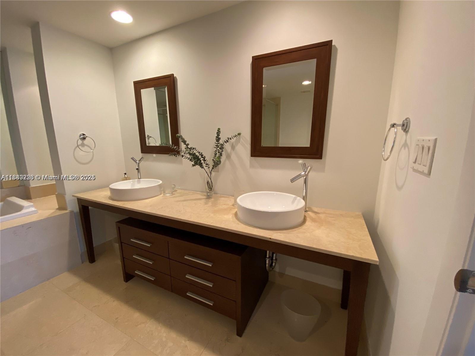 465 Brickell Ave #1801, Miami FL 33131