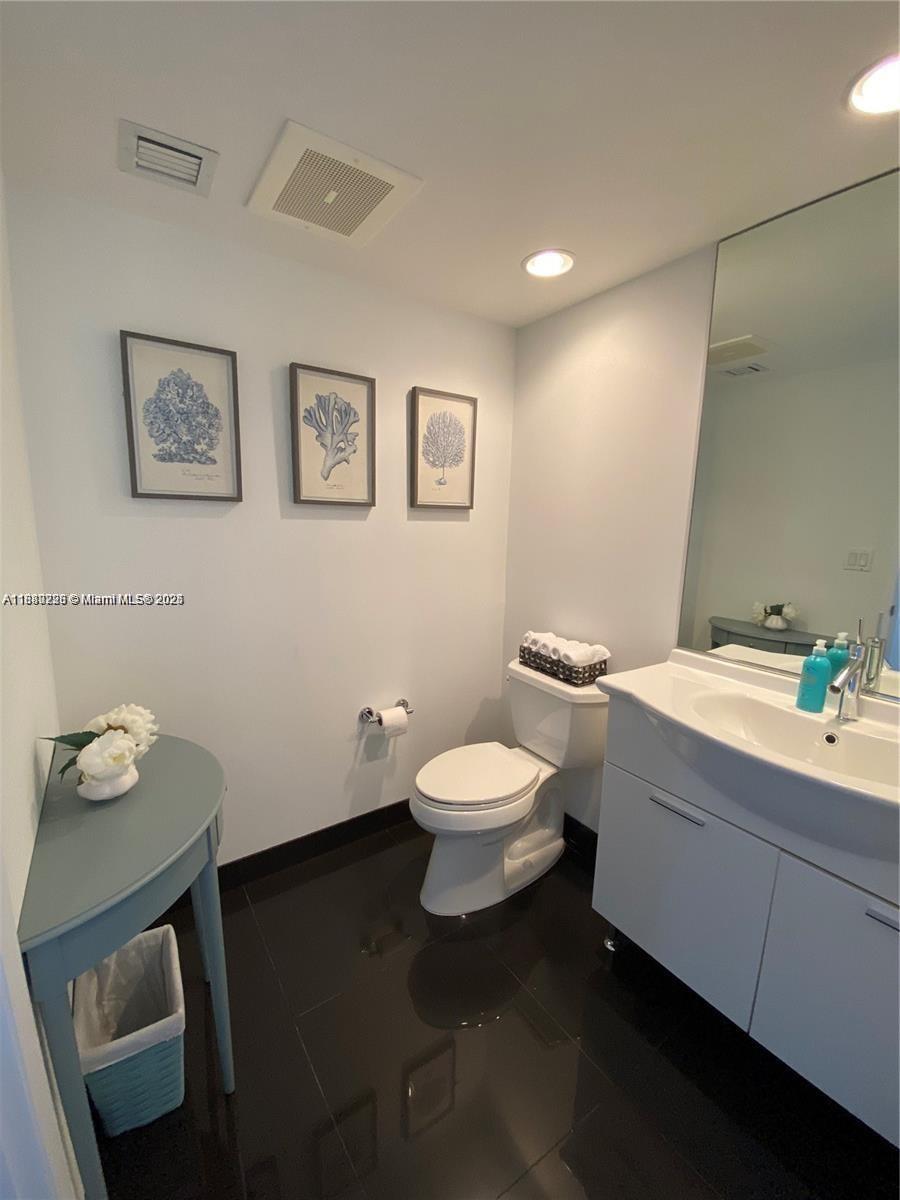 465 Brickell Ave #1801, Miami FL 33131