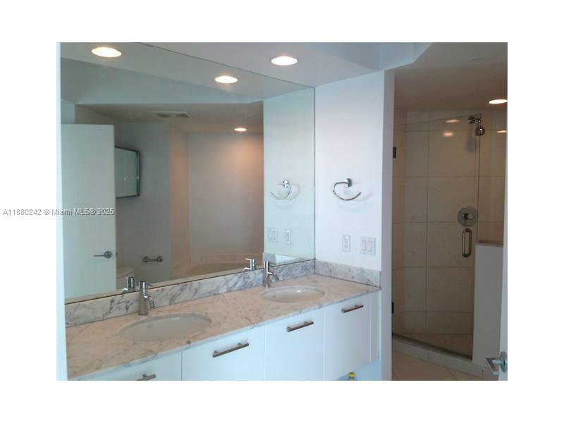 500 BRICKELL AV #2505, Miami FL 33131