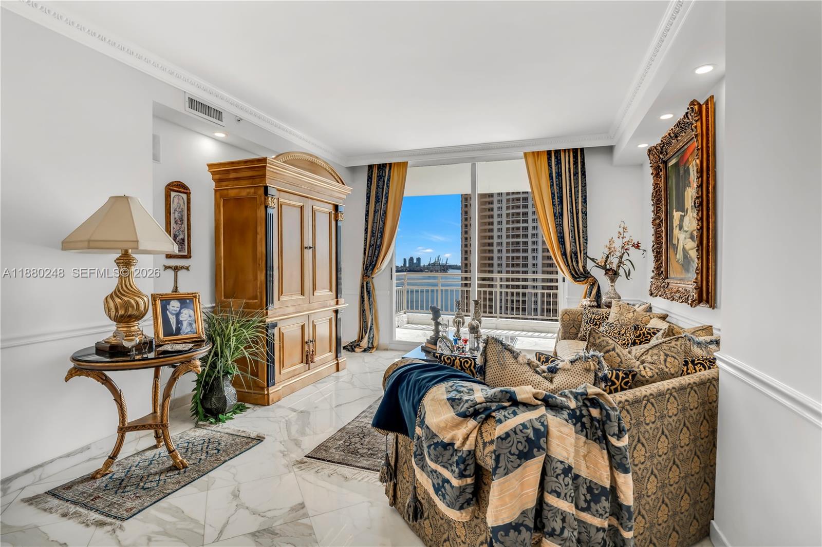 888 Brickell Key Dr #1807, Miami FL 33131