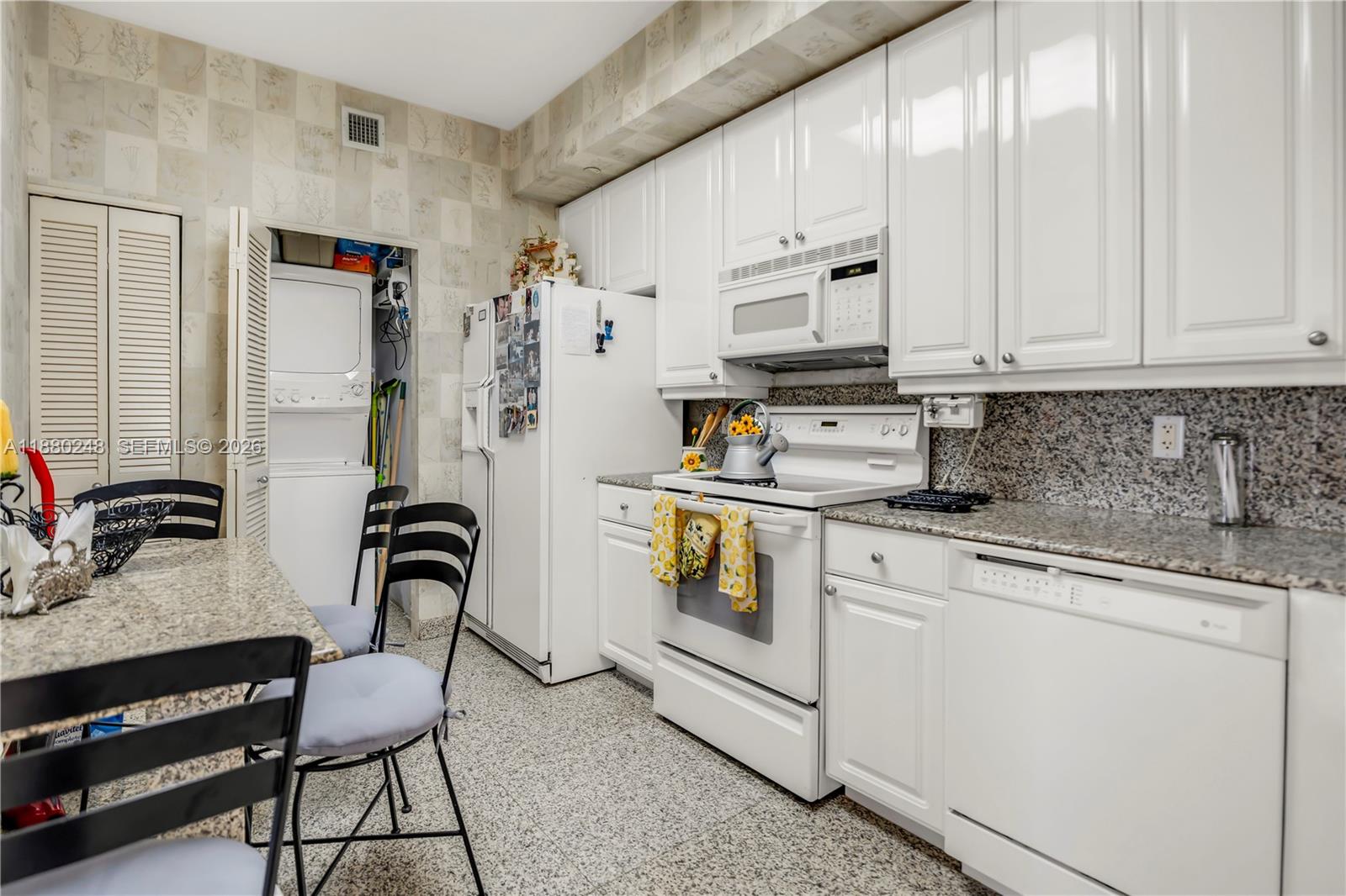 888 Brickell Key Dr #1807, Miami FL 33131