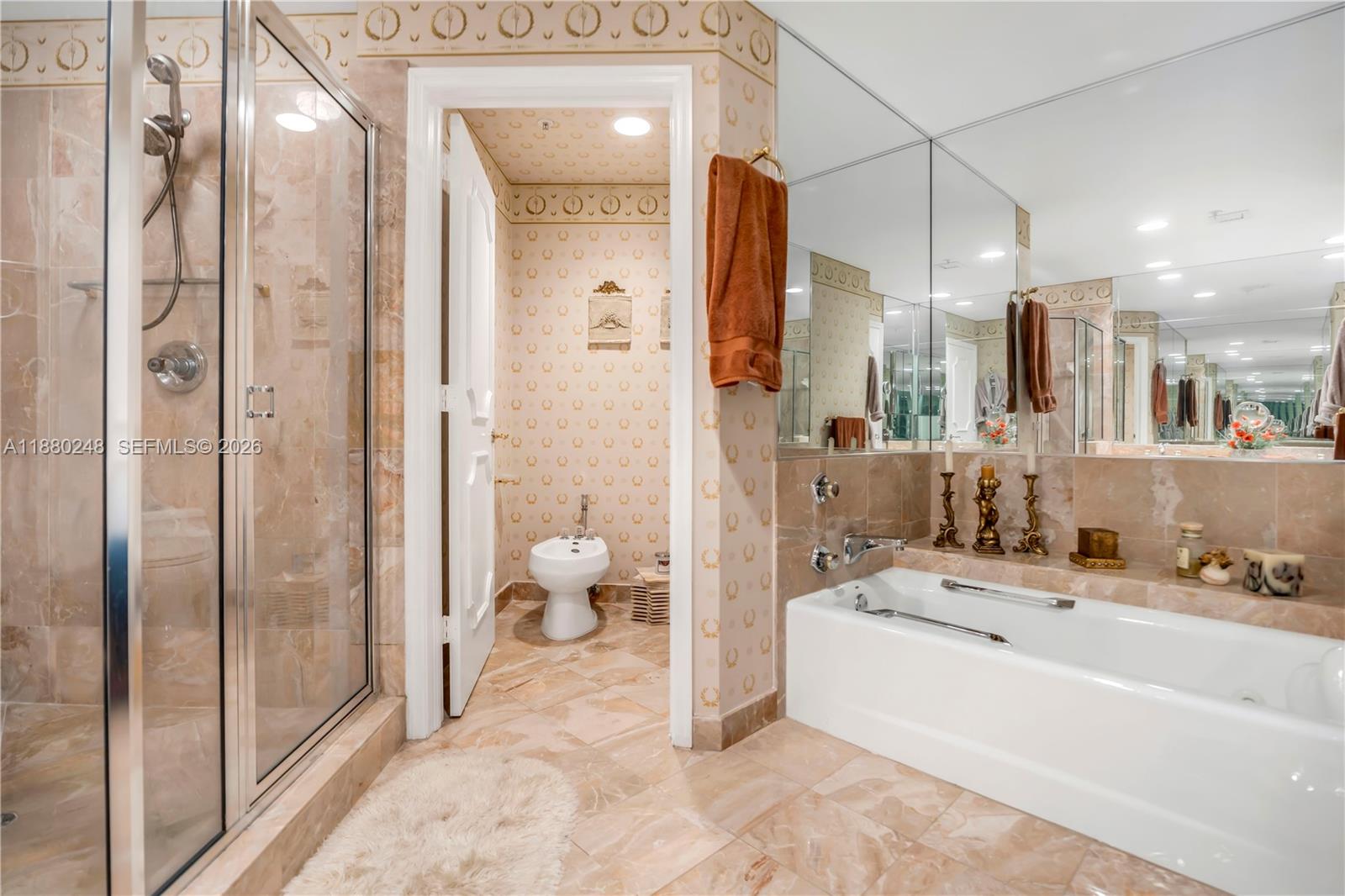 888 Brickell Key Dr #1807, Miami FL 33131