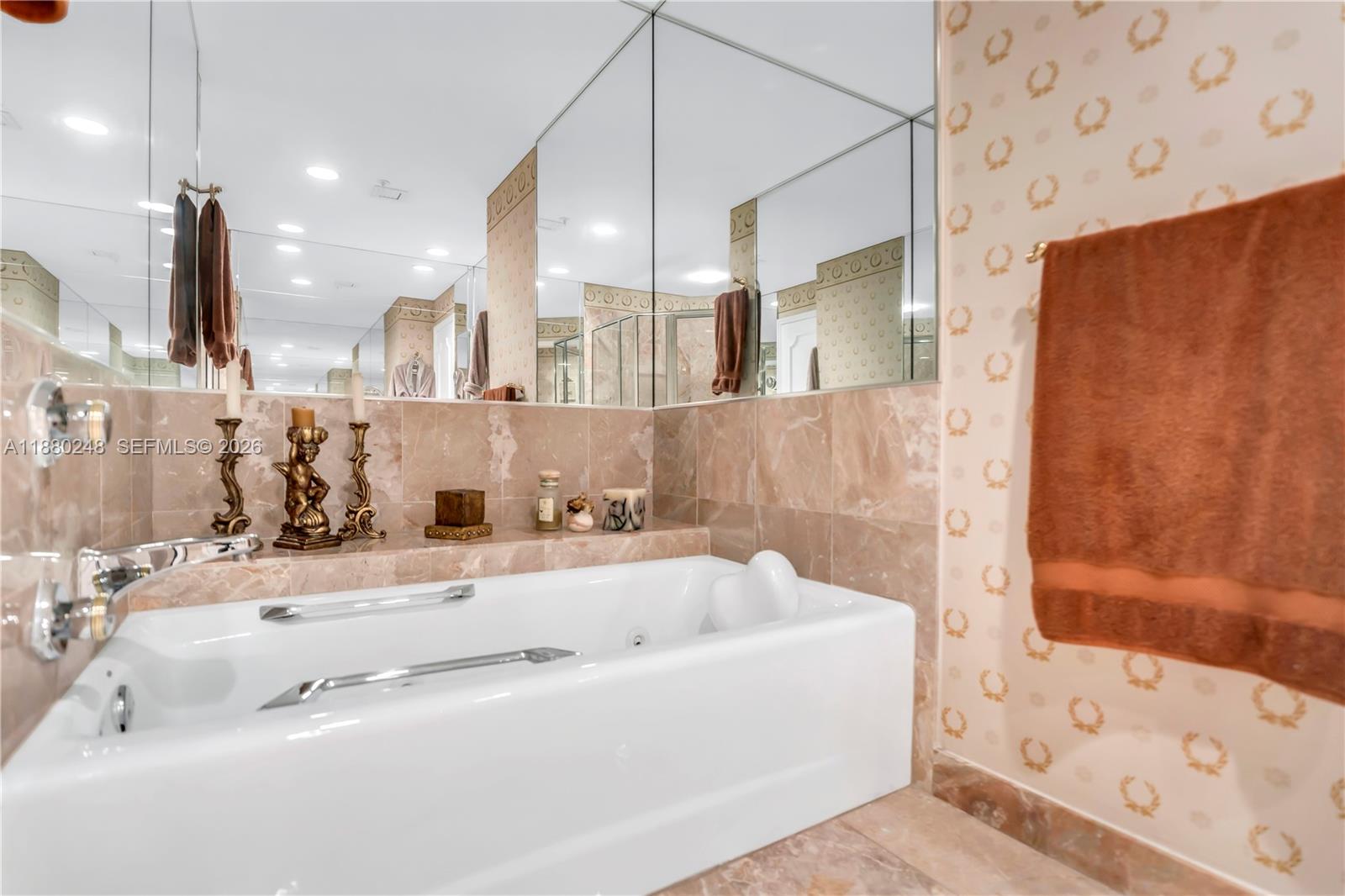 888 Brickell Key Dr #1807, Miami FL 33131