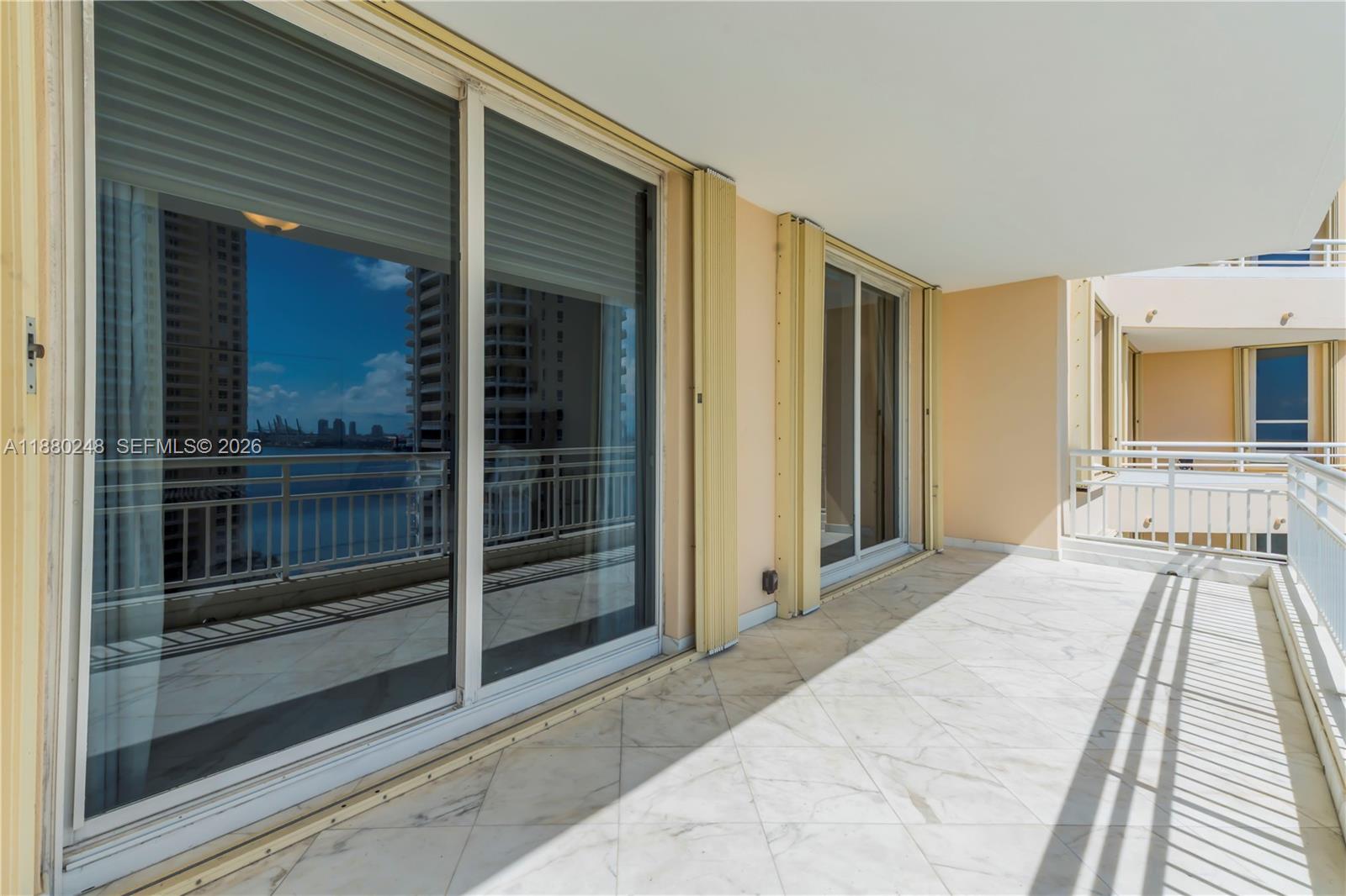 888 Brickell Key Dr #1807, Miami FL 33131