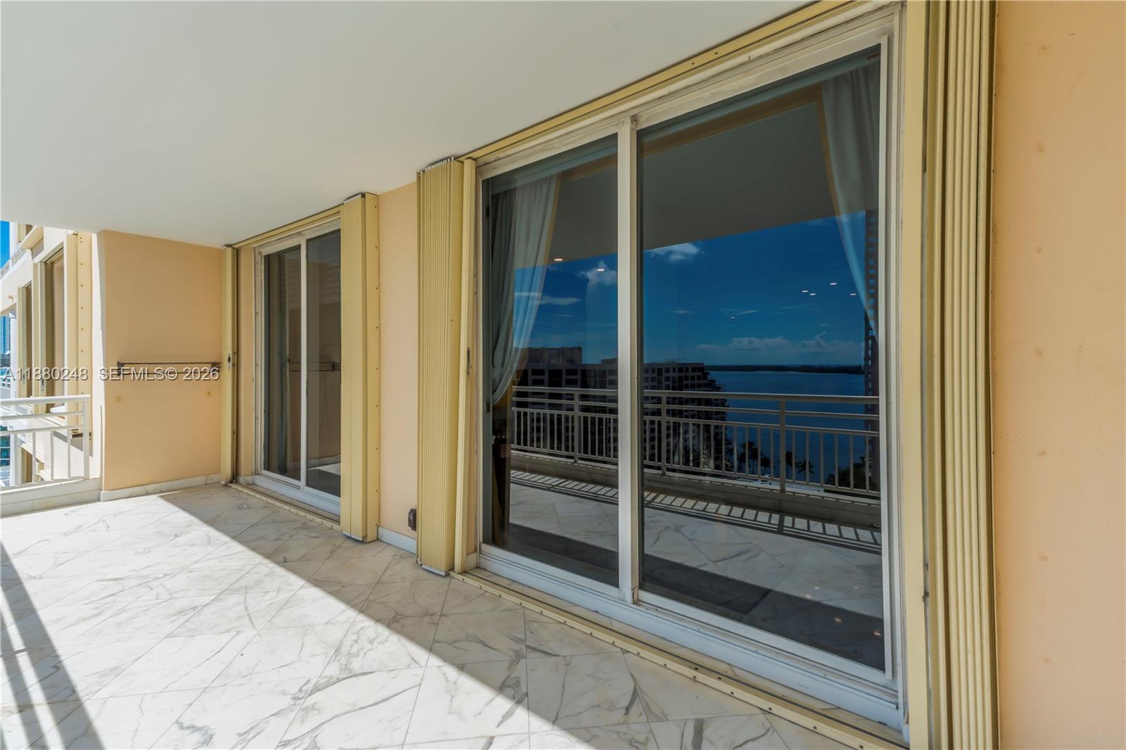 888 Brickell Key Dr #1807, Miami FL 33131