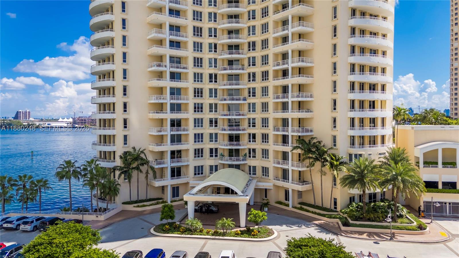 888 Brickell Key Dr #1807, Miami FL 33131