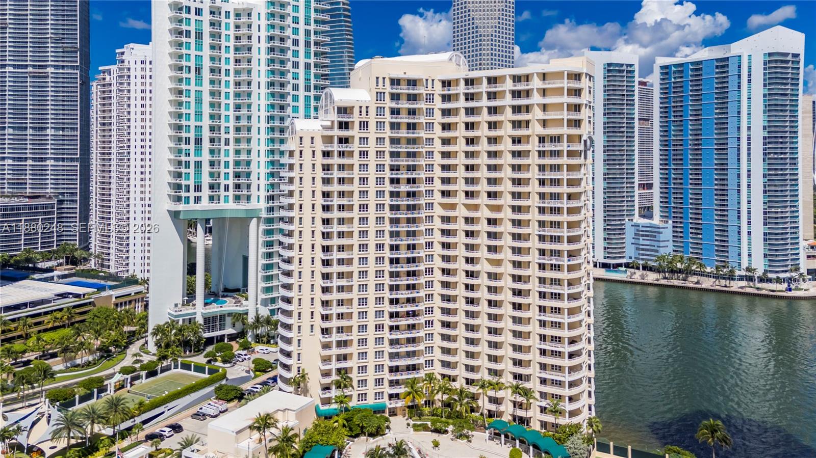 888 Brickell Key Dr #1807, Miami FL 33131