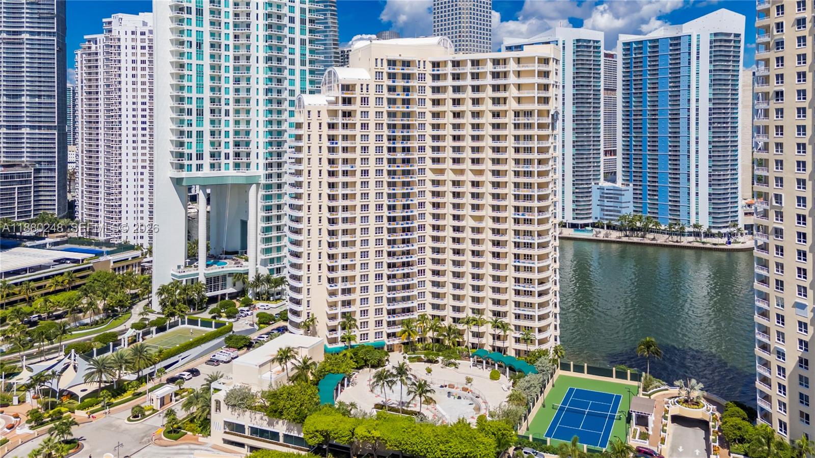 888 Brickell Key Dr #1807, Miami FL 33131