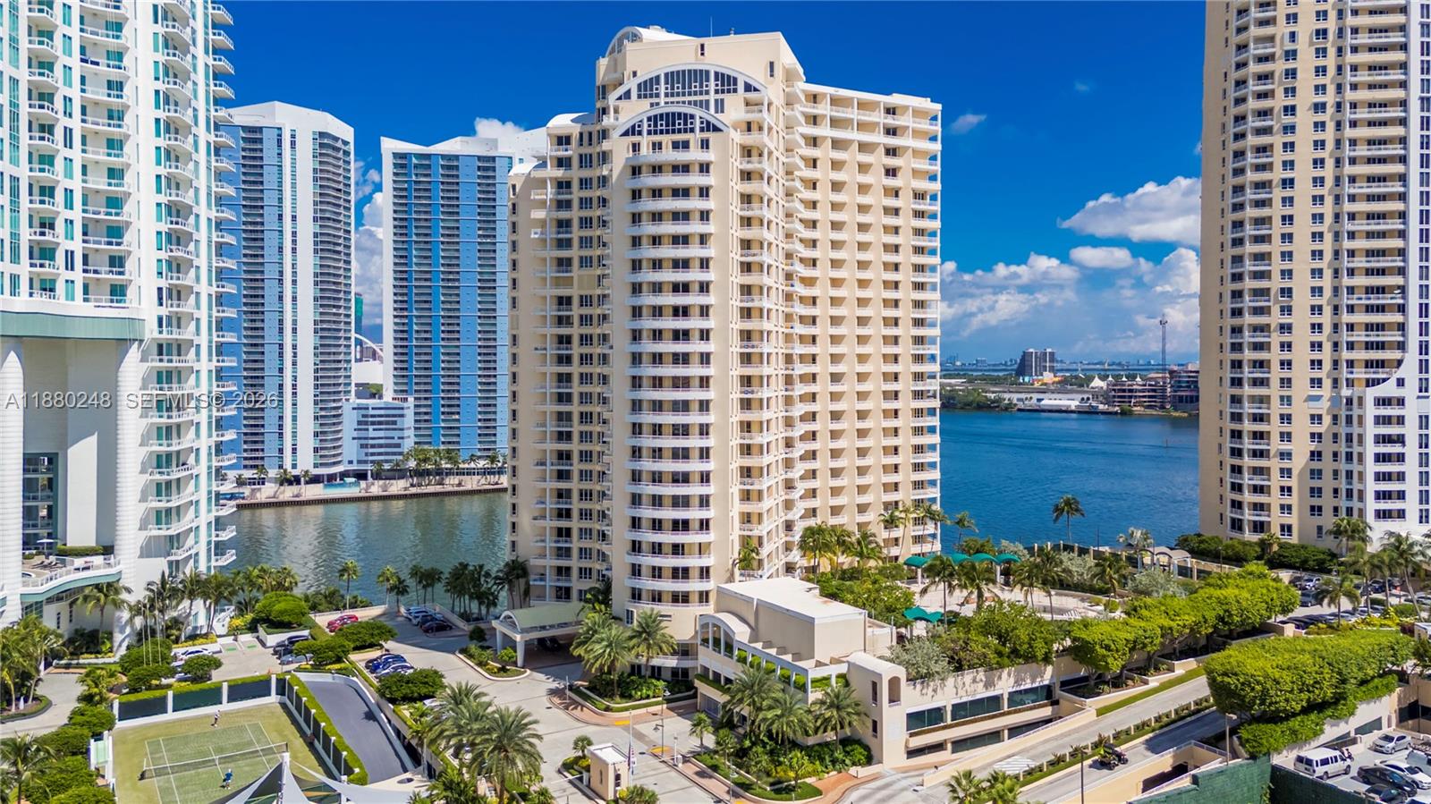 888 Brickell Key Dr #1807, Miami FL 33131