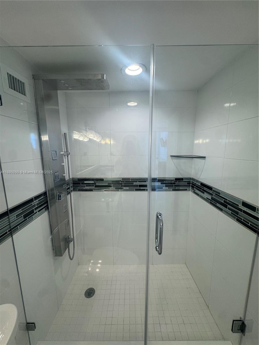 5161 Collins Ave #514, Miami Beach FL 33140