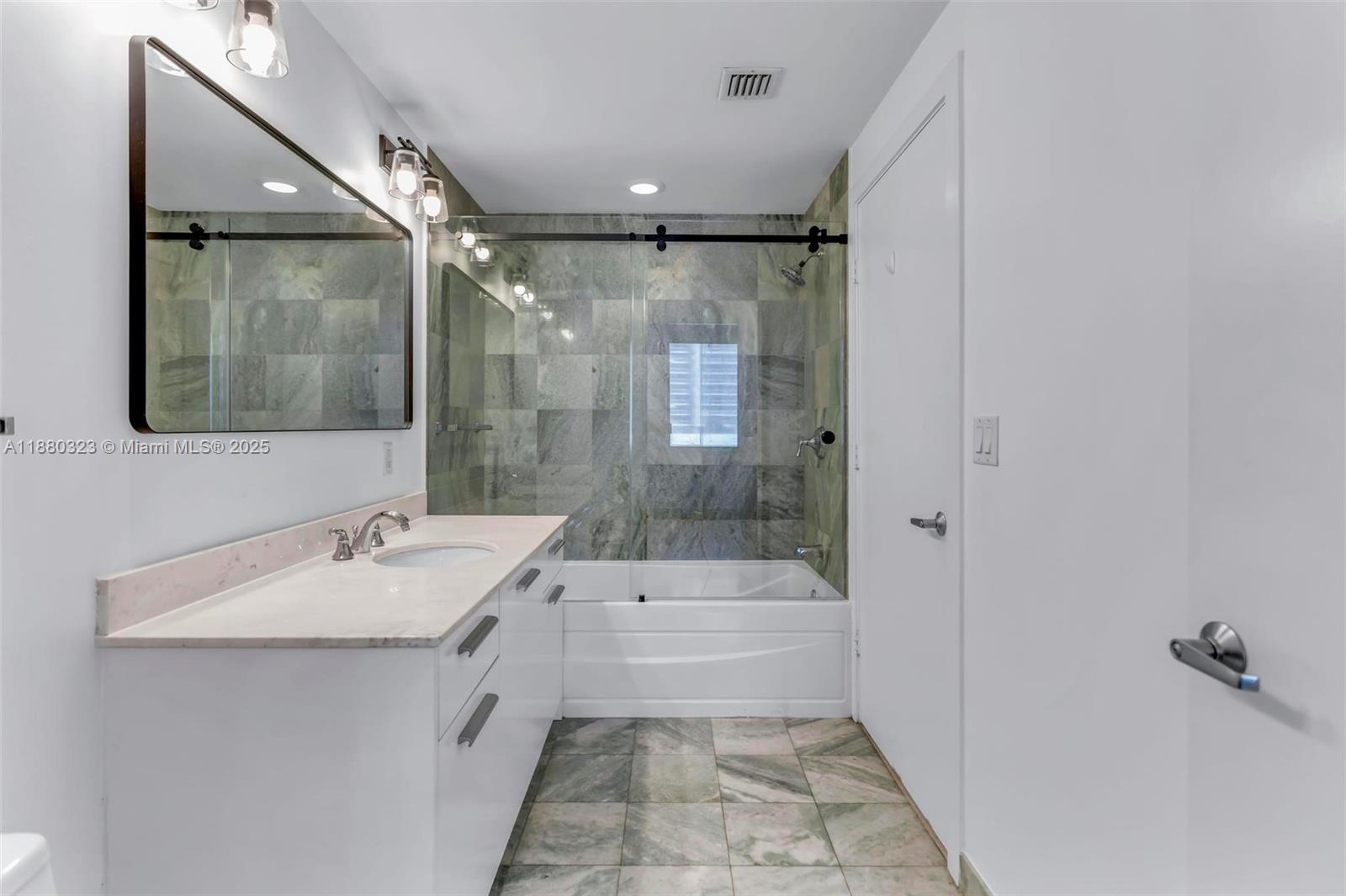 1050 Brickell Ave #1808, Miami FL 33131