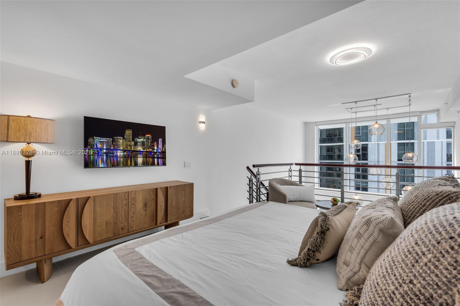 41 SE 5th St #1112, Miami FL 33131