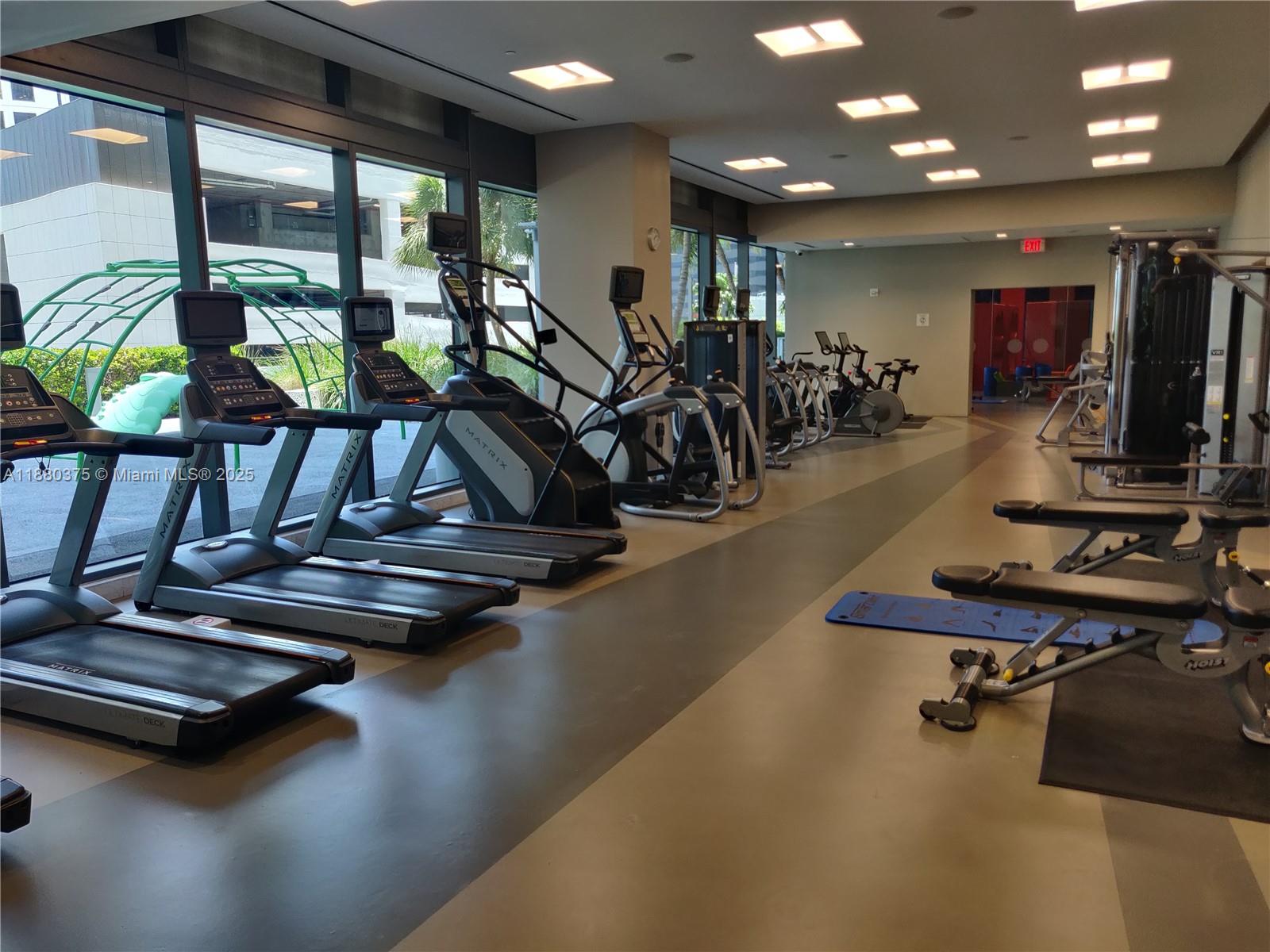 68 SE 6th St #2303, Miami FL 33131