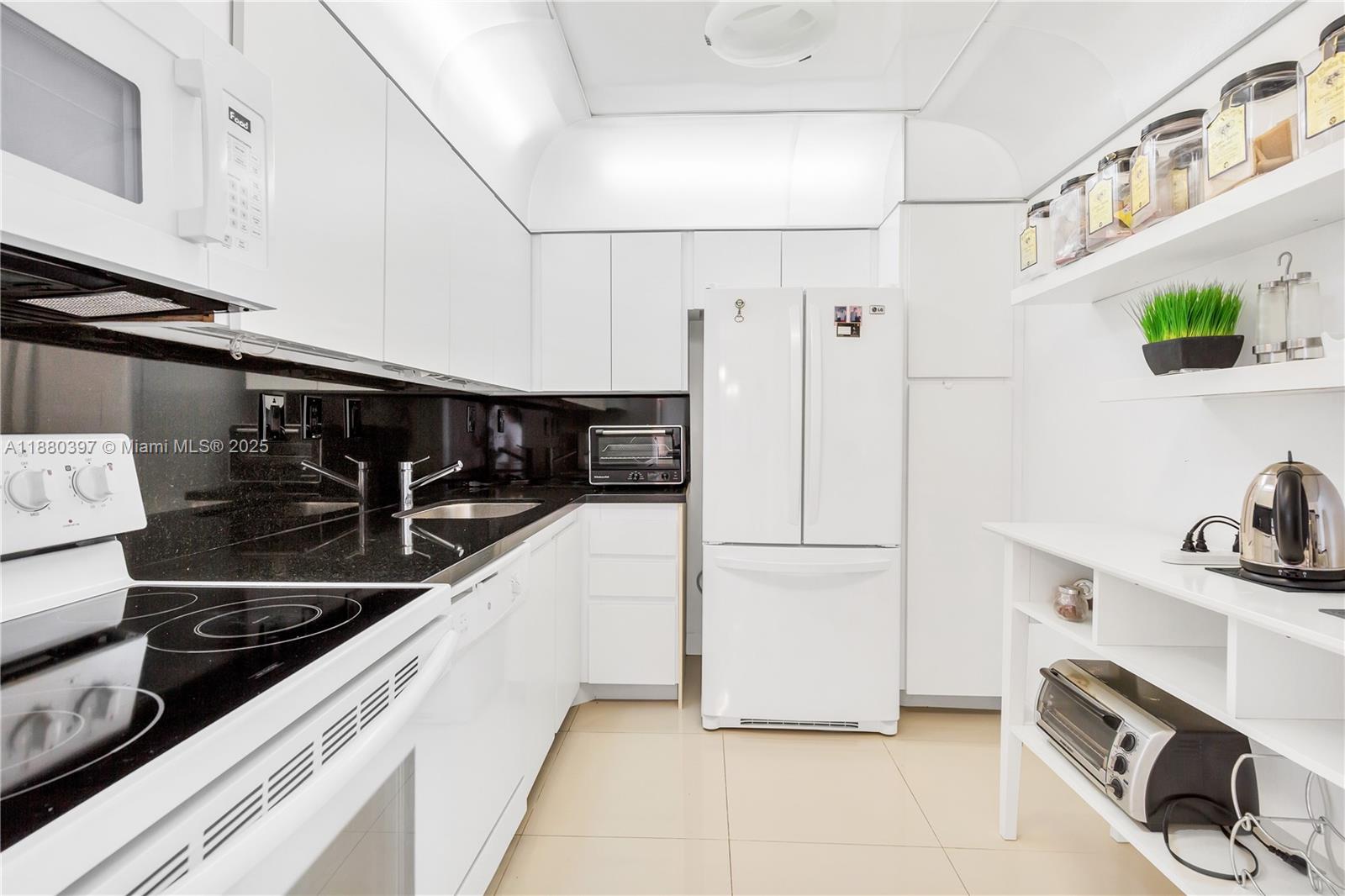 3701 N Country Club Dr #1604, Aventura FL 33180