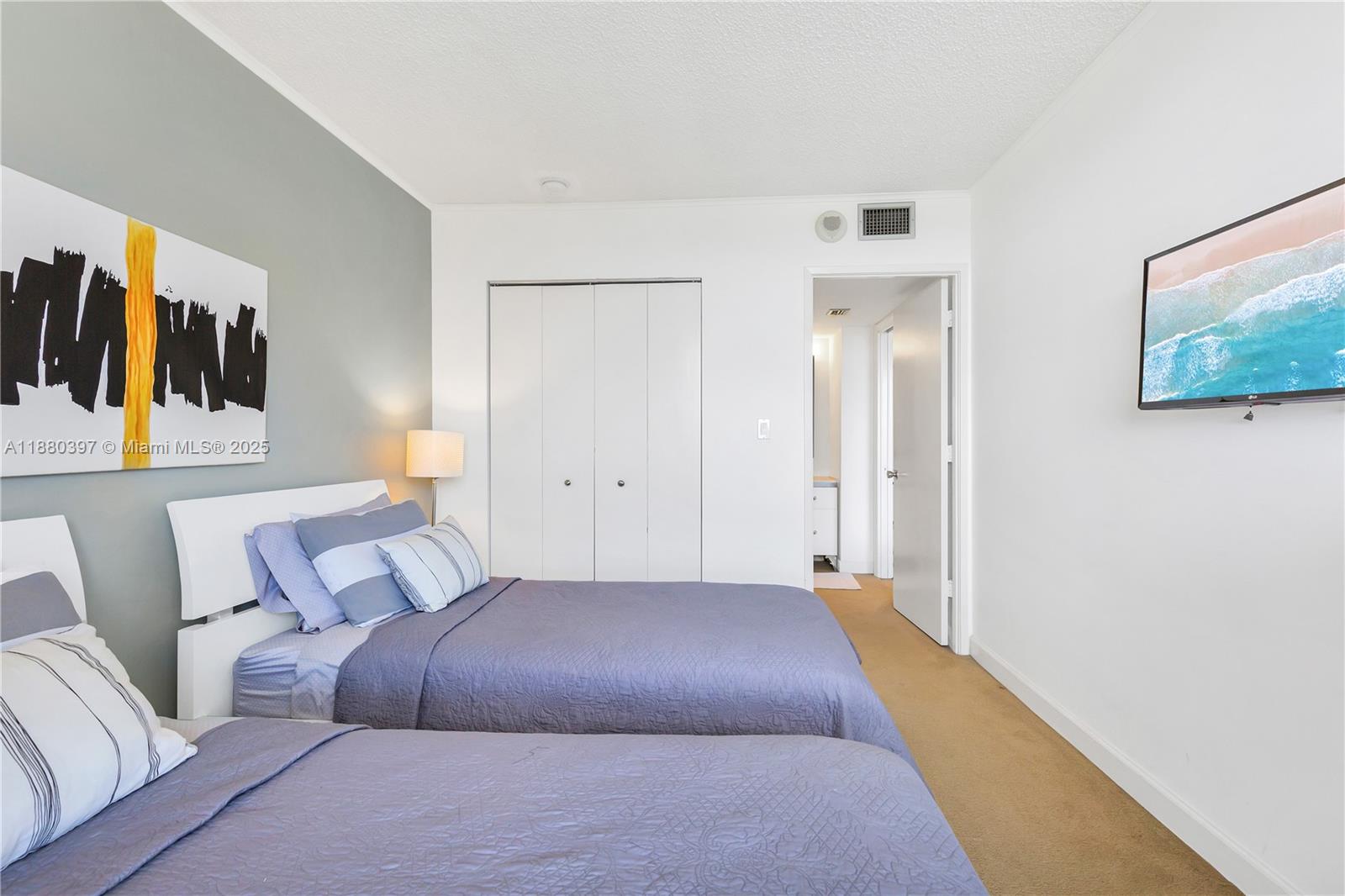 3701 N Country Club Dr #1604, Aventura FL 33180