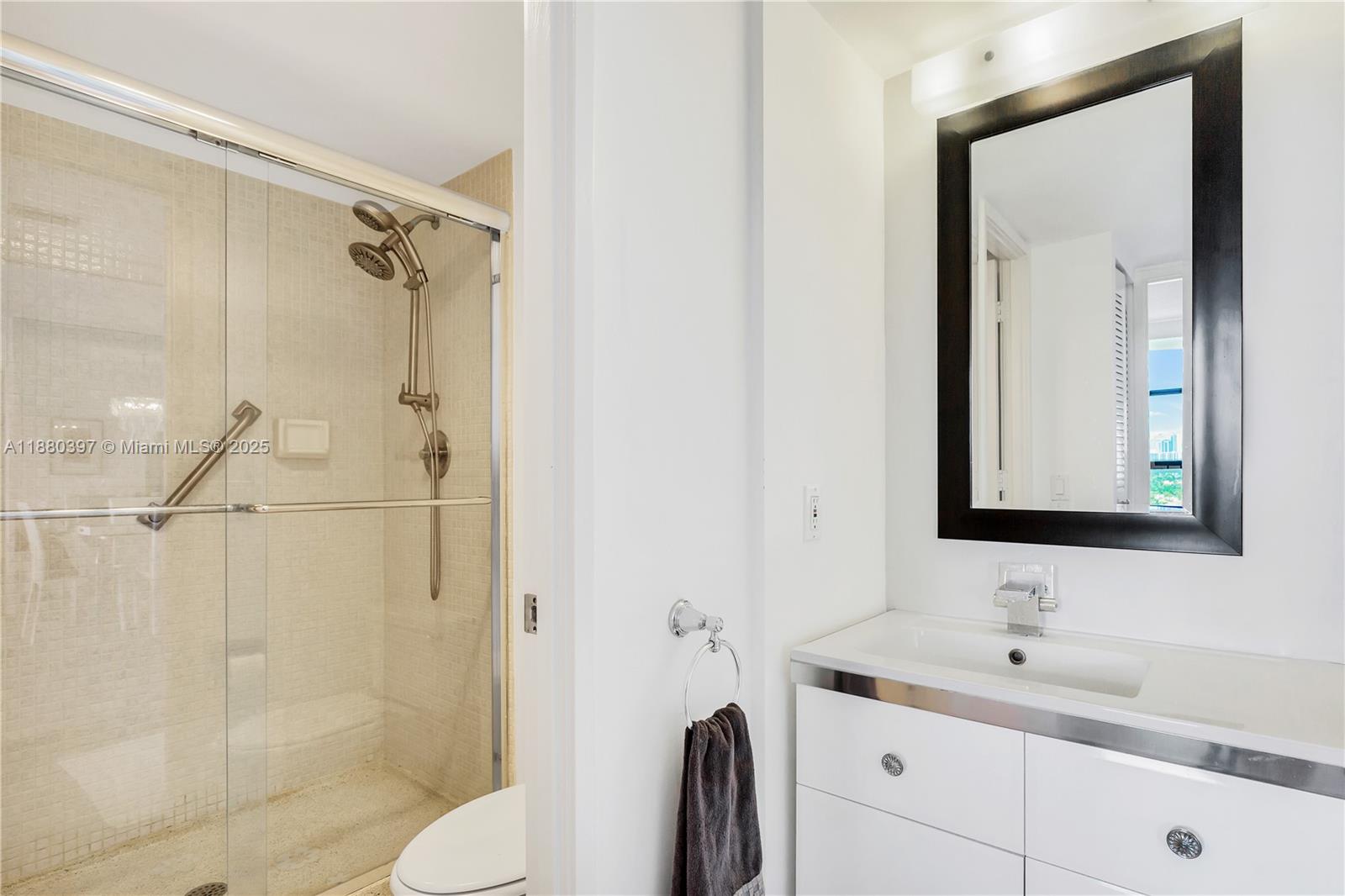 3701 N Country Club Dr #1604, Aventura FL 33180