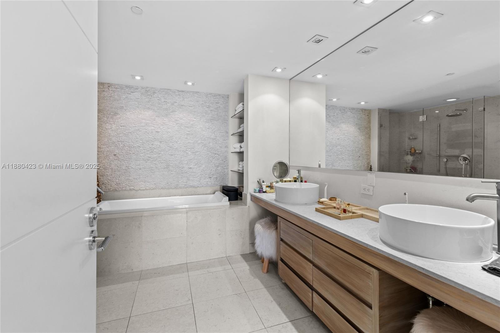 465 Brickell Ave #4901, Miami FL 33131