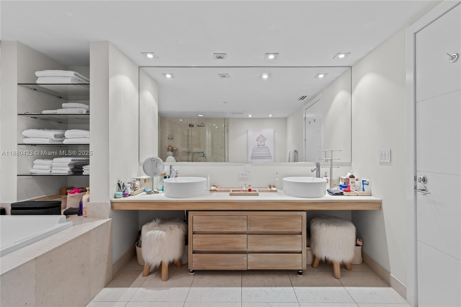 465 Brickell Ave #4901, Miami FL 33131