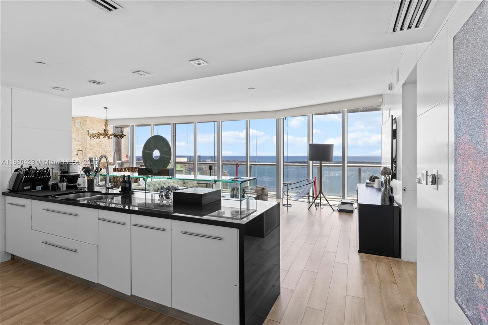 465 Brickell Ave #4901, Miami FL 33131