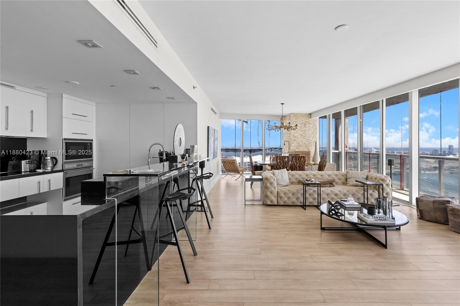 465 Brickell Ave #4901, Miami FL 33131