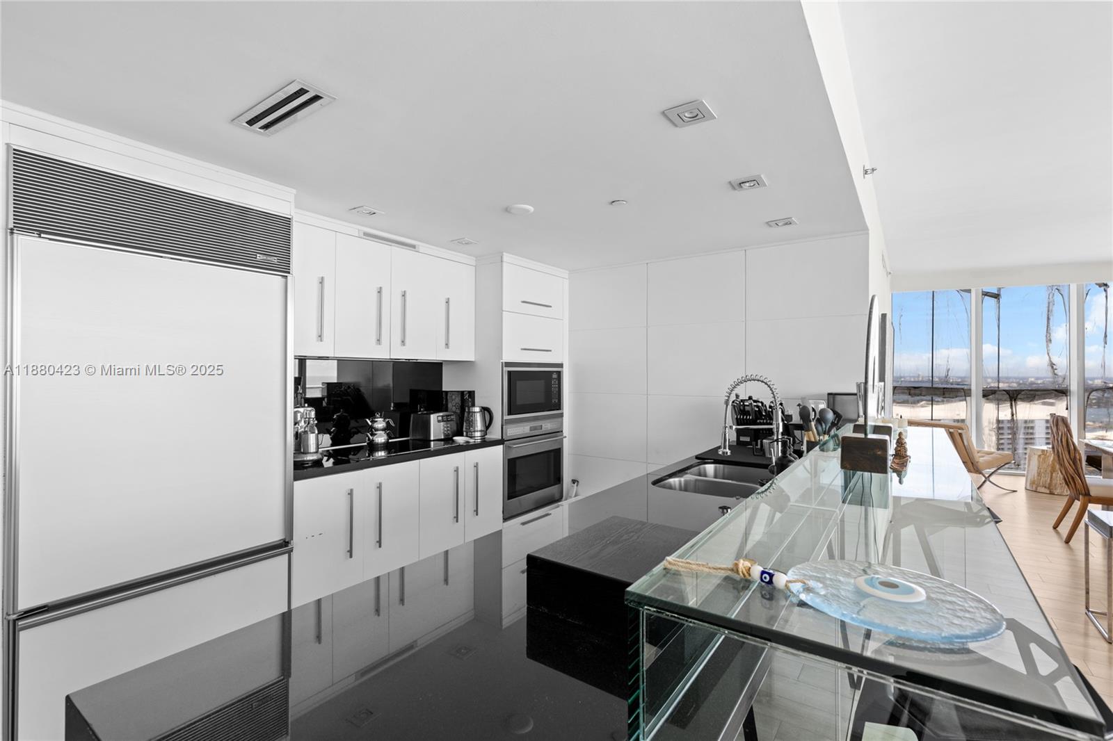 465 Brickell Ave #4901, Miami FL 33131