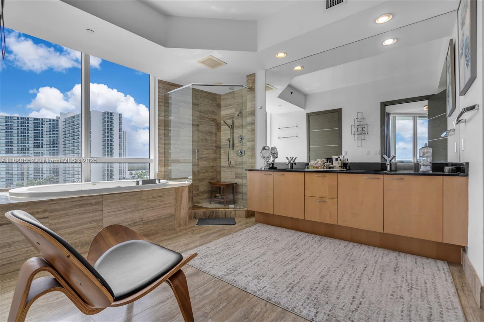 15901 Collins Ave #606, Sunny Isles Beach FL 33160