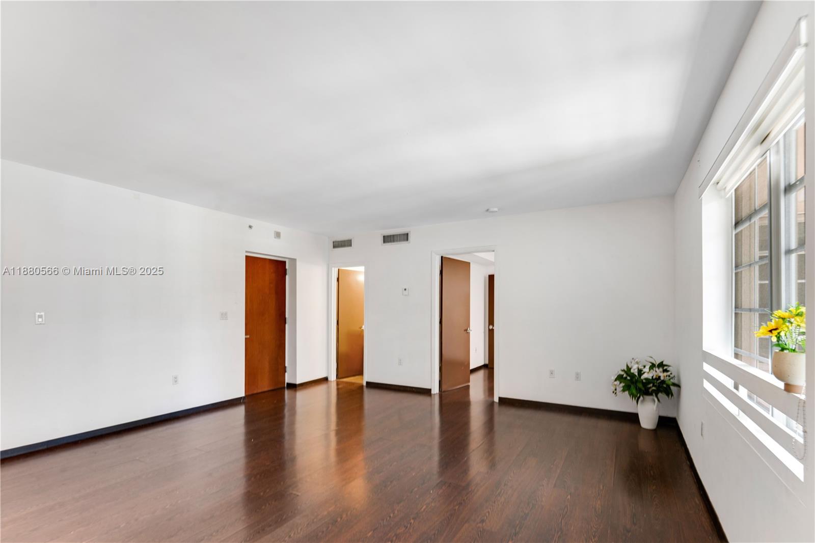 435 21st St #212, Miami Beach FL 33139