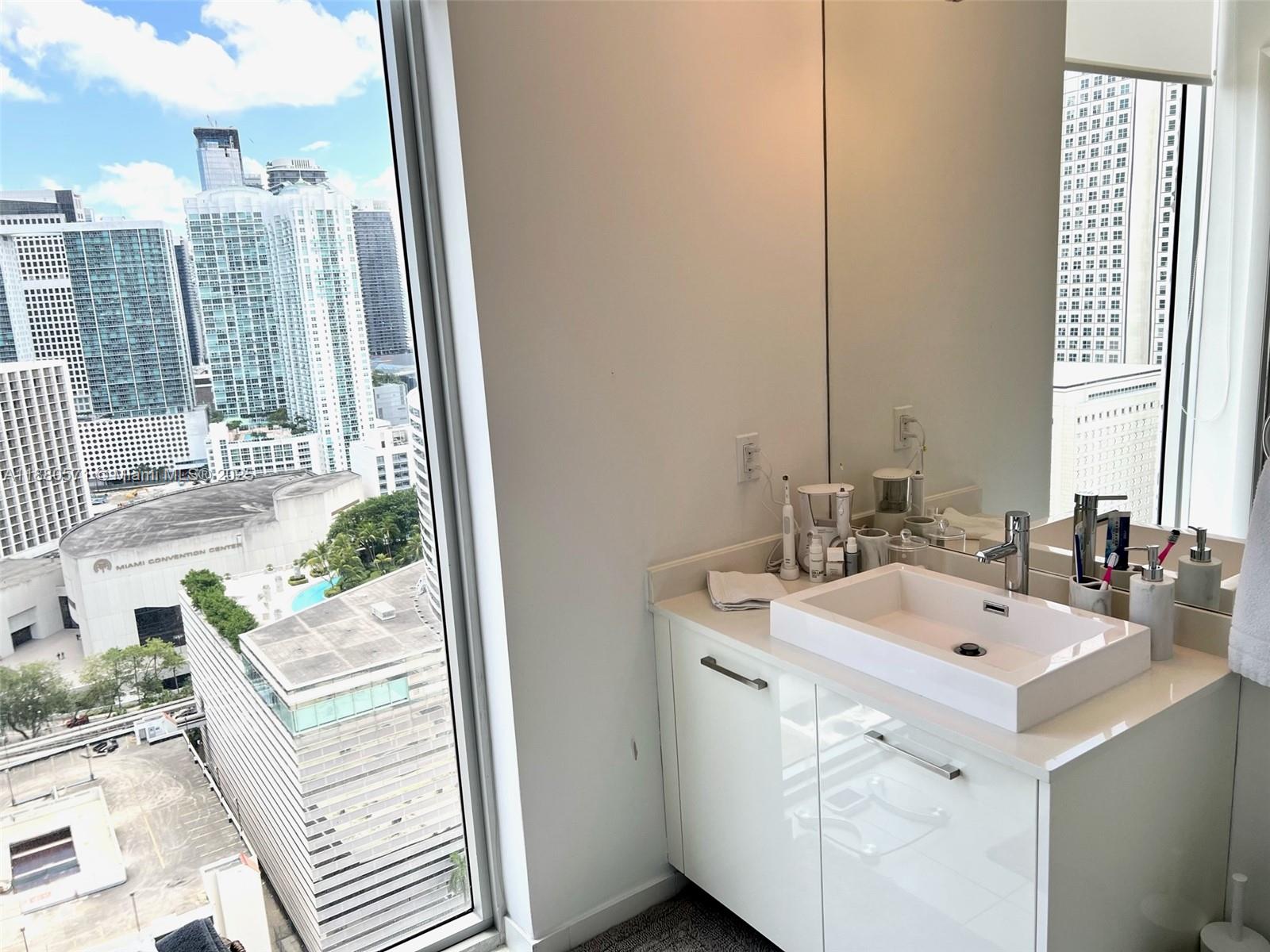 151 SE 1st St #2711, Miami FL 33131