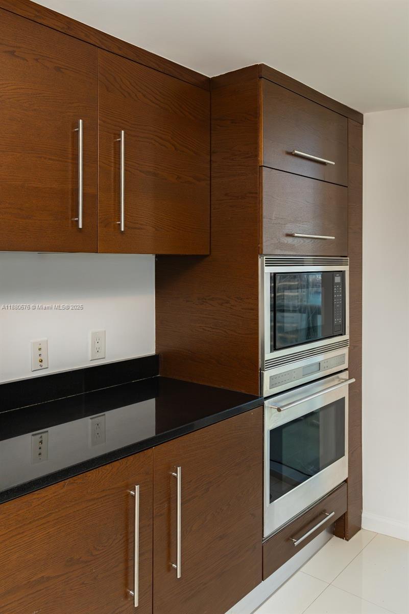 495 Brickell Ave #2102, Miami FL 33131