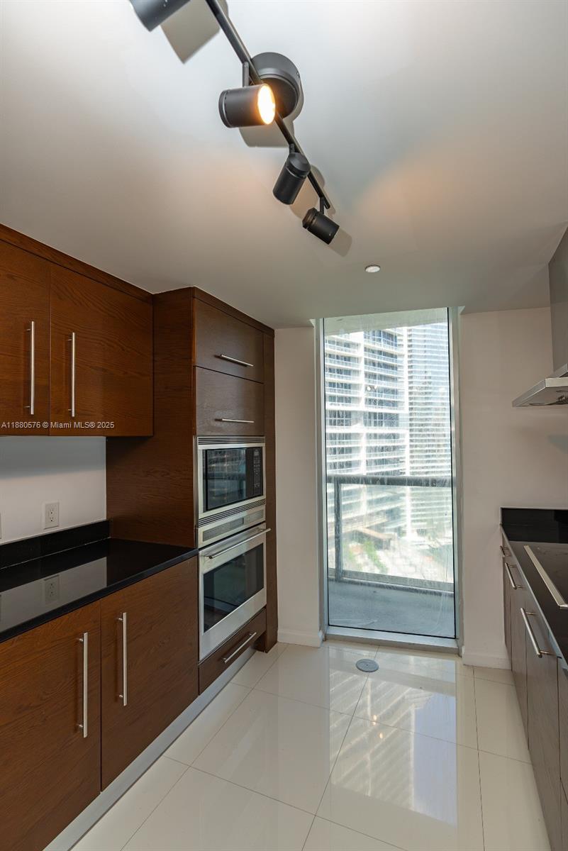 495 Brickell Ave #2102, Miami FL 33131