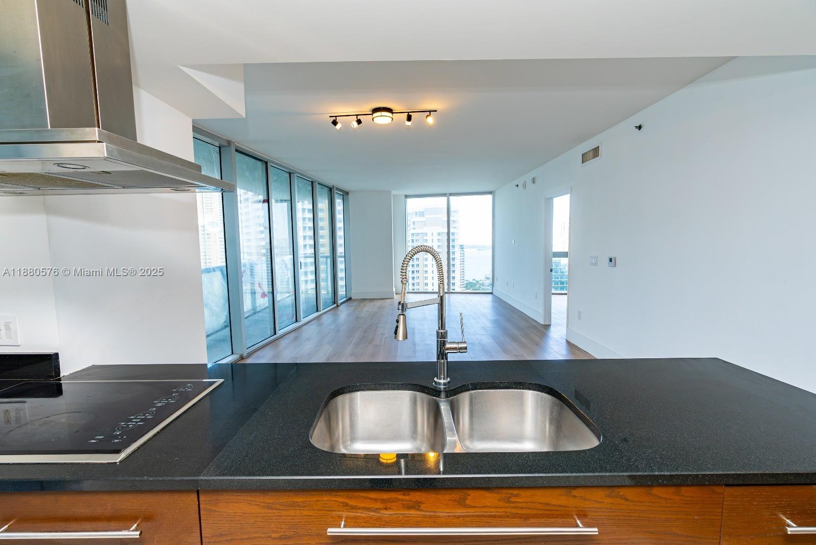 495 Brickell Ave #2102, Miami FL 33131
