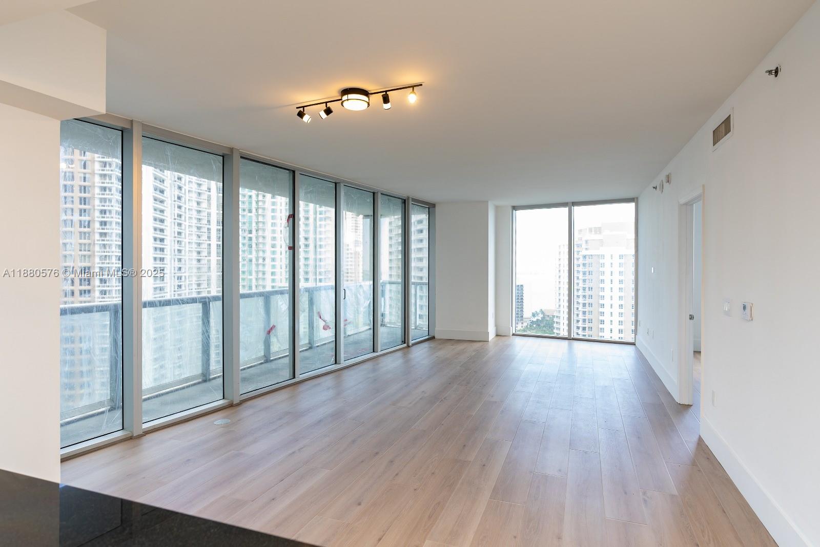 495 Brickell Ave #2102, Miami FL 33131