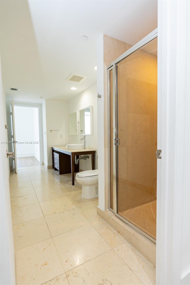 495 Brickell Ave #2102, Miami FL 33131