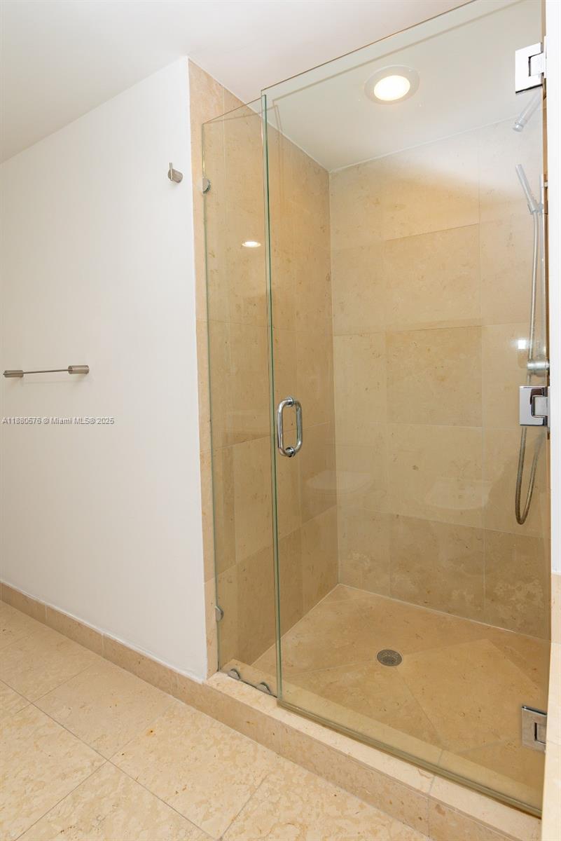 495 Brickell Ave #2102, Miami FL 33131