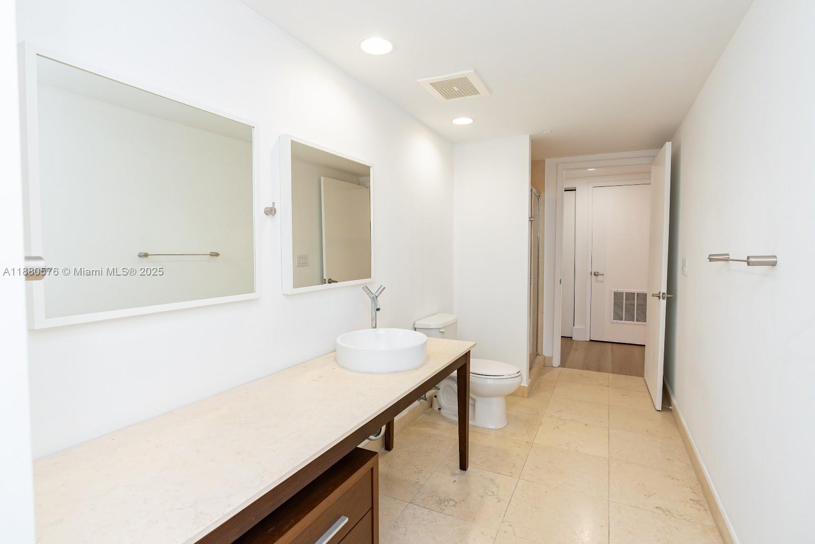 495 Brickell Ave #2102, Miami FL 33131