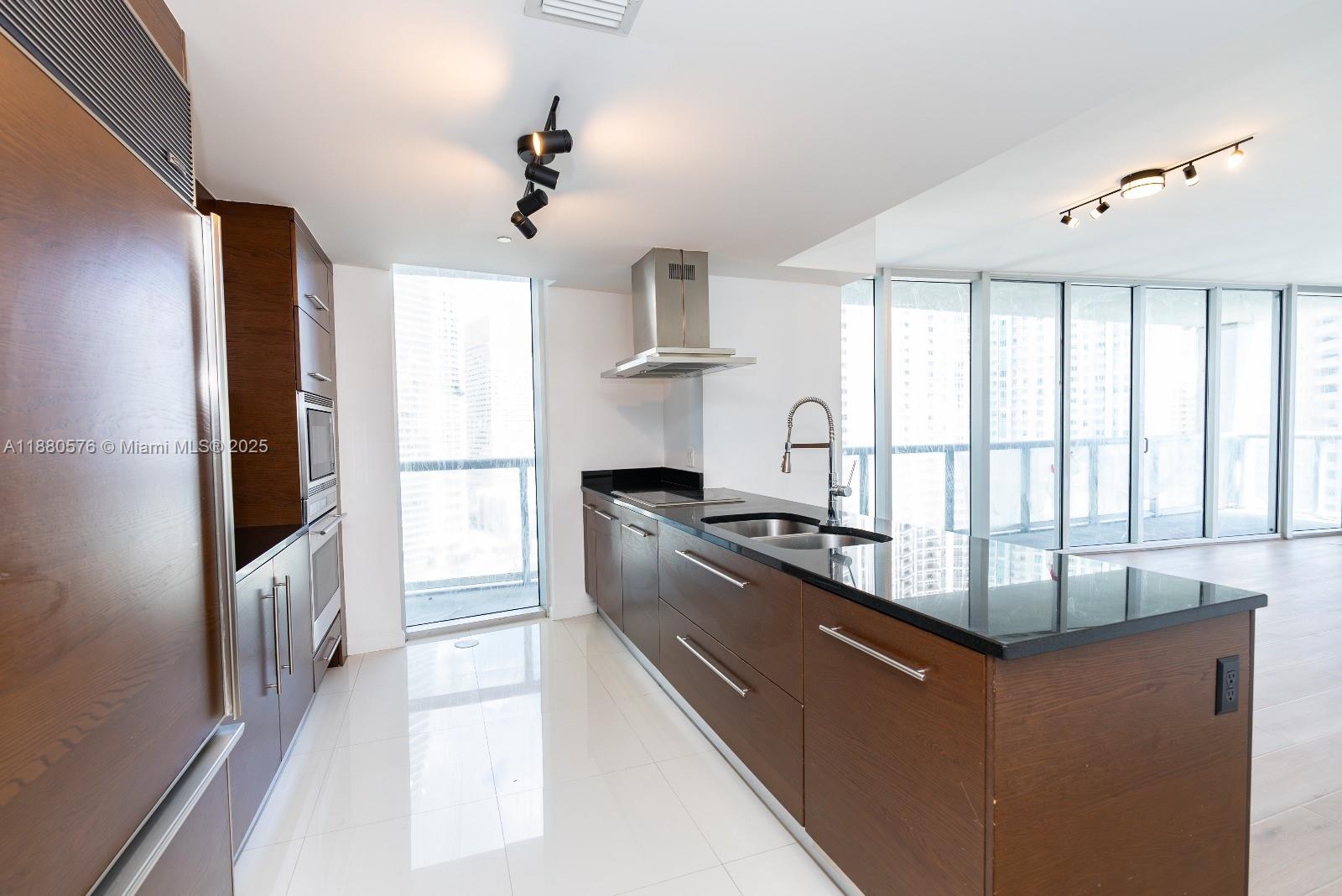 495 Brickell Ave #2102, Miami FL 33131