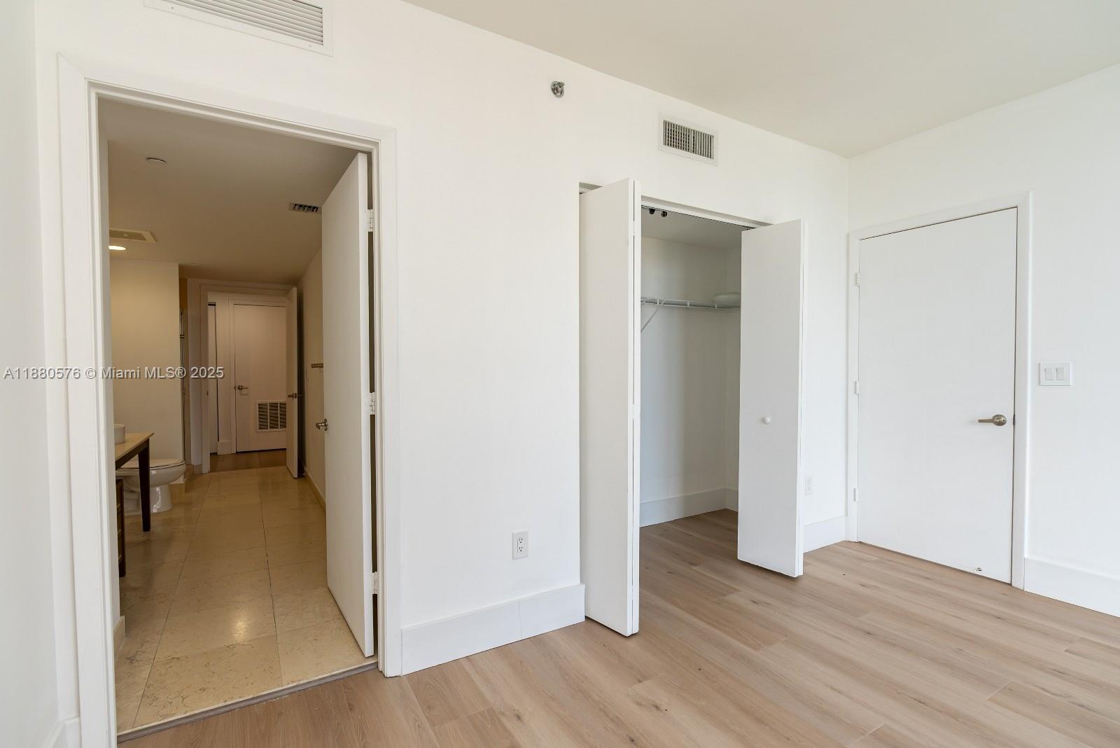 495 Brickell Ave #2102, Miami FL 33131