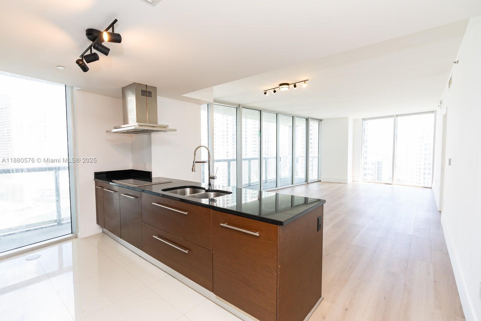 495 Brickell Ave #2102, Miami FL 33131