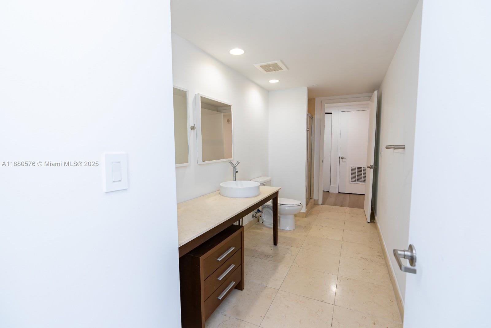 495 Brickell Ave #2102, Miami FL 33131