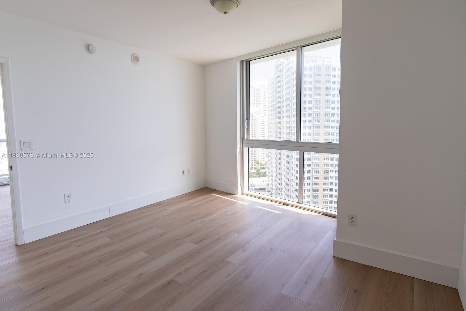 495 Brickell Ave #2102, Miami FL 33131