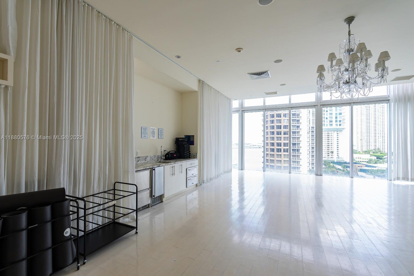 495 Brickell Ave #2102, Miami FL 33131
