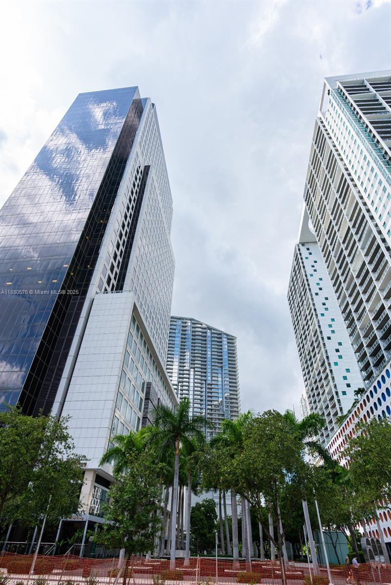 495 Brickell Ave #2102, Miami FL 33131