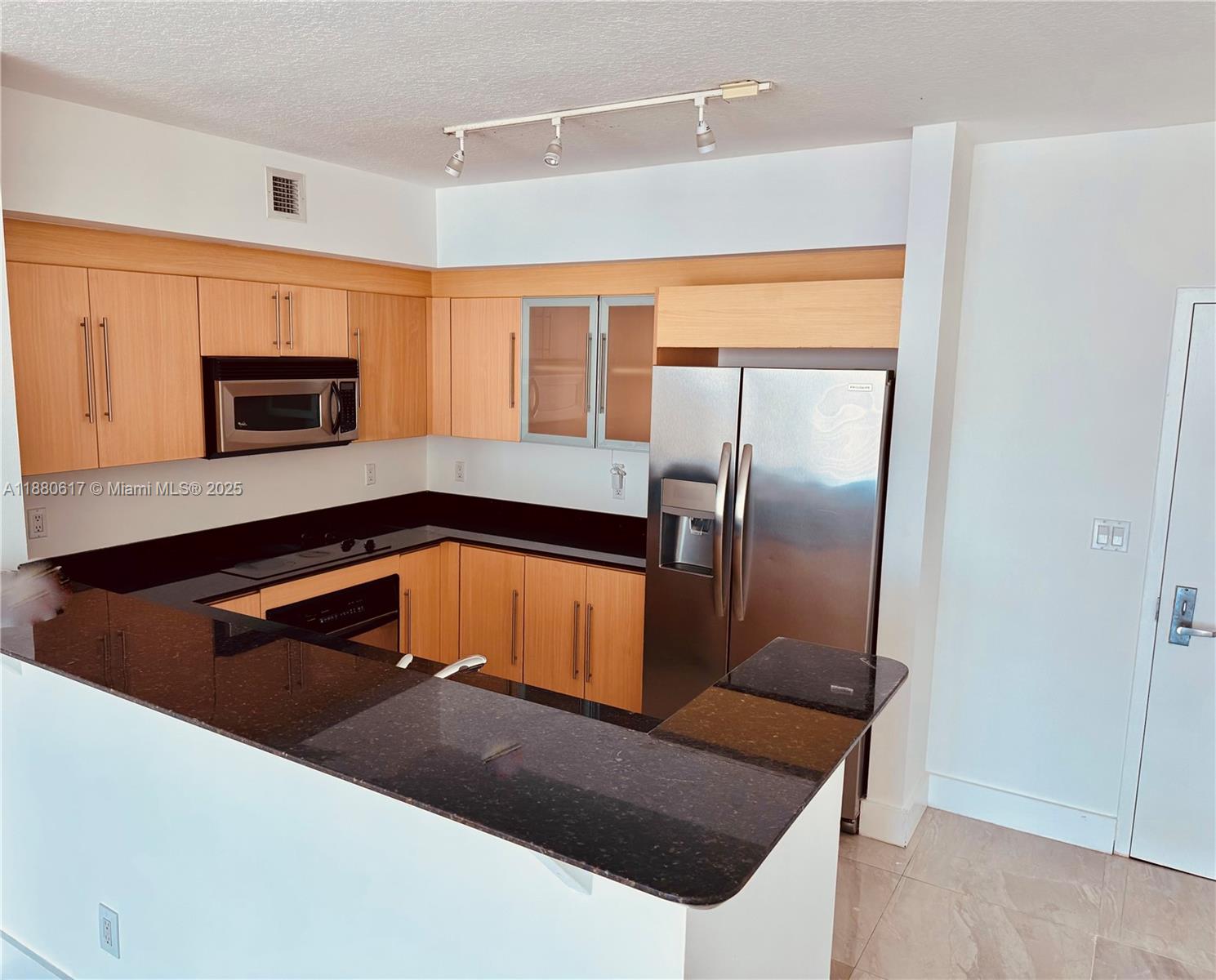 325 S Biscayne Blvd #3215, Miami FL 33131