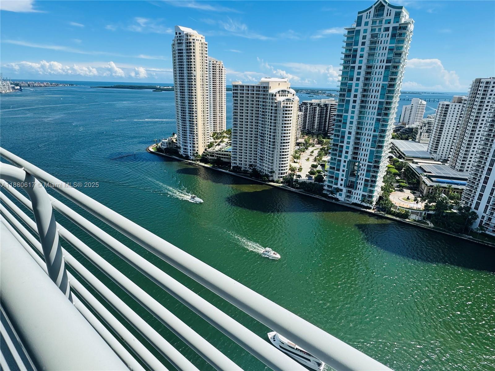 325 S Biscayne Blvd #3215, Miami FL 33131