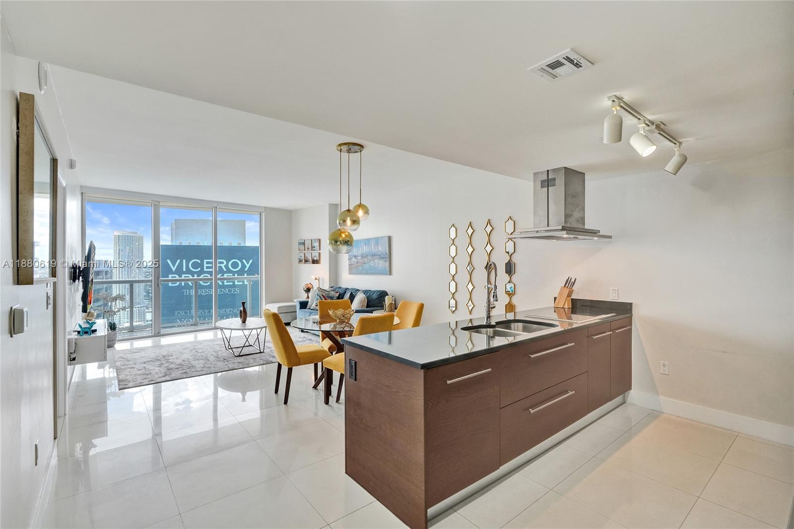 485 Brickell Ave #4207, Miami FL 33131