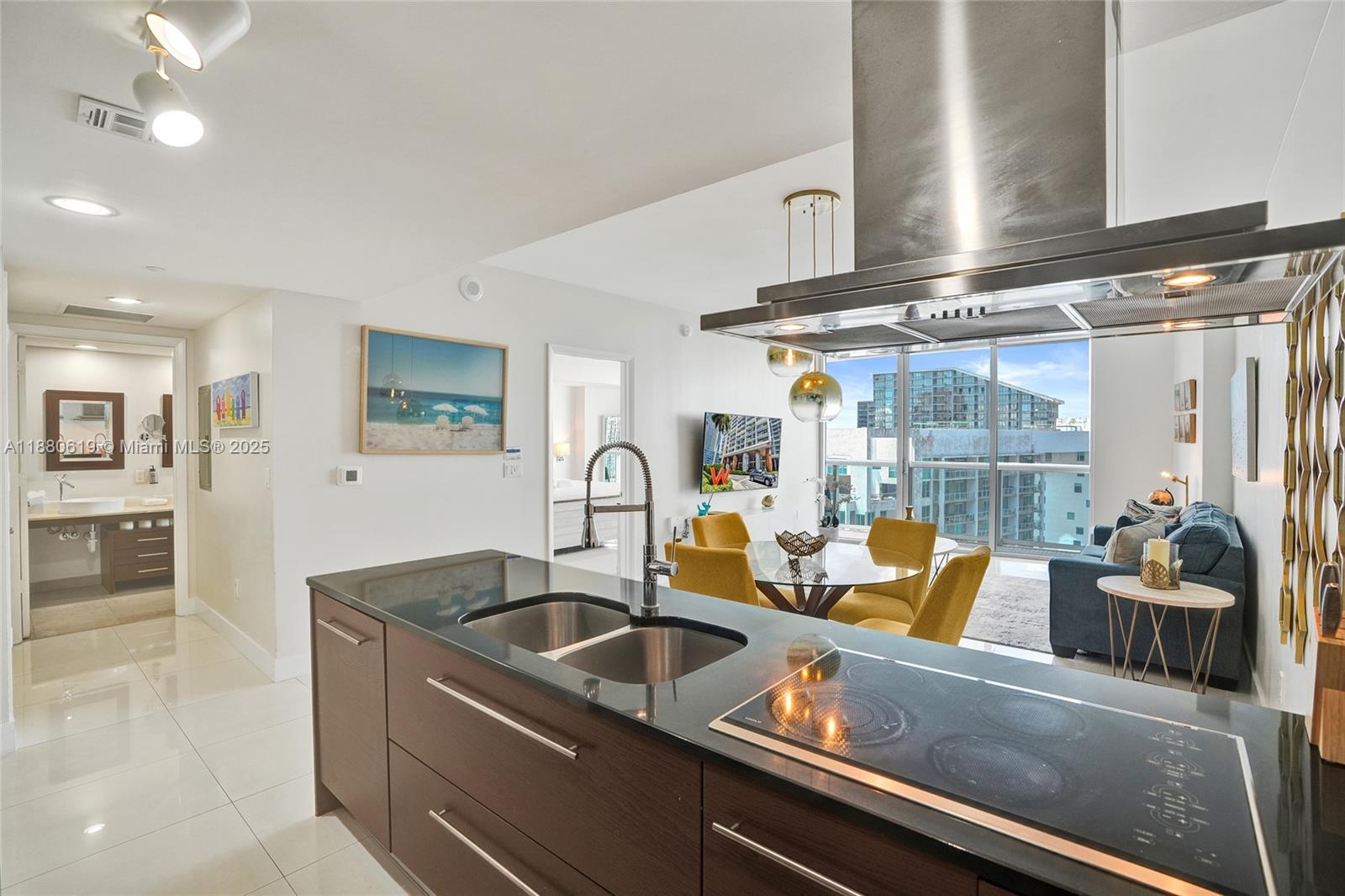 485 Brickell Ave #4207, Miami FL 33131
